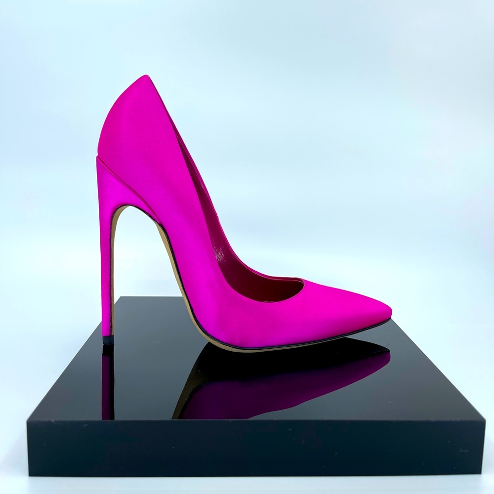 Iconic & Rare FM pump